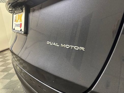 Used 2023 Tesla Model Y Long Range AWD/4WD image 44