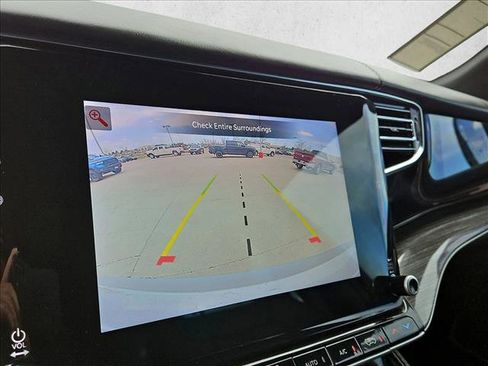 Used 2022 Jeep Wagoneer Series II AWD/4WD image 14