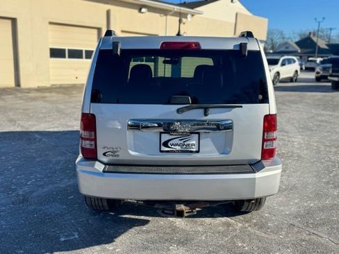 Used 2011 Jeep Liberty Sport image 7