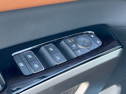 New 2025 Nissan Pathfinder Platinum image 12