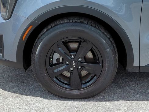 Certified 2024 Kia Sorento LX FWD image 11