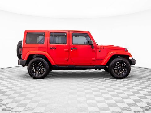 Used 2018 Jeep Wrangler Unlimited Sahara image 6