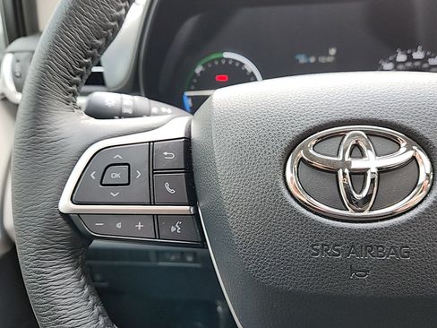Certified 2023 Toyota Sienna XLE image 19