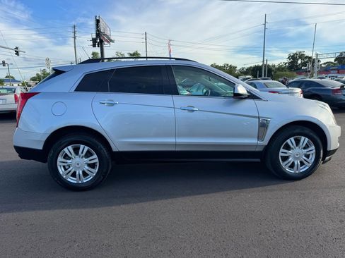 Used 2013 Cadillac SRX FWD image 3