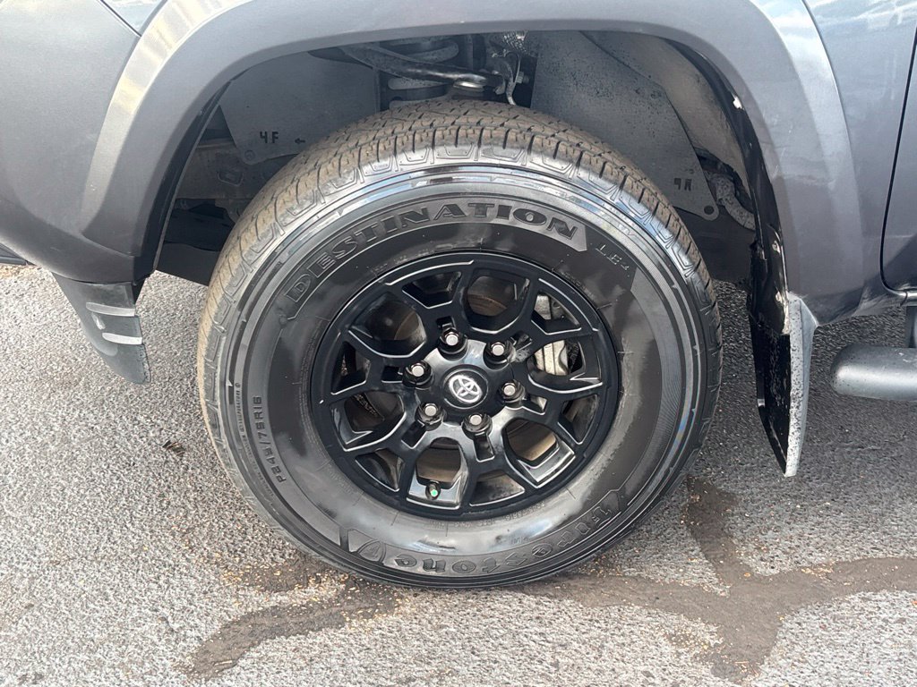 Used 2022 Toyota Tacoma SR5 RWD image 25