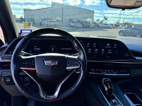 Used 2023 Cadillac Escalade Premium Luxury image 13