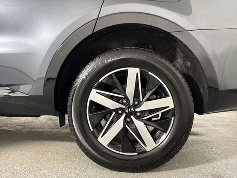 Used 2021 Kia Sorento EX image 5