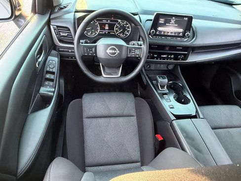 Certified 2025 Nissan Rogue SV FWD image 13