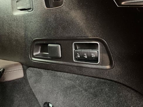 Used 2023 Mercedes-Benz GLS 450 4MATIC image 34