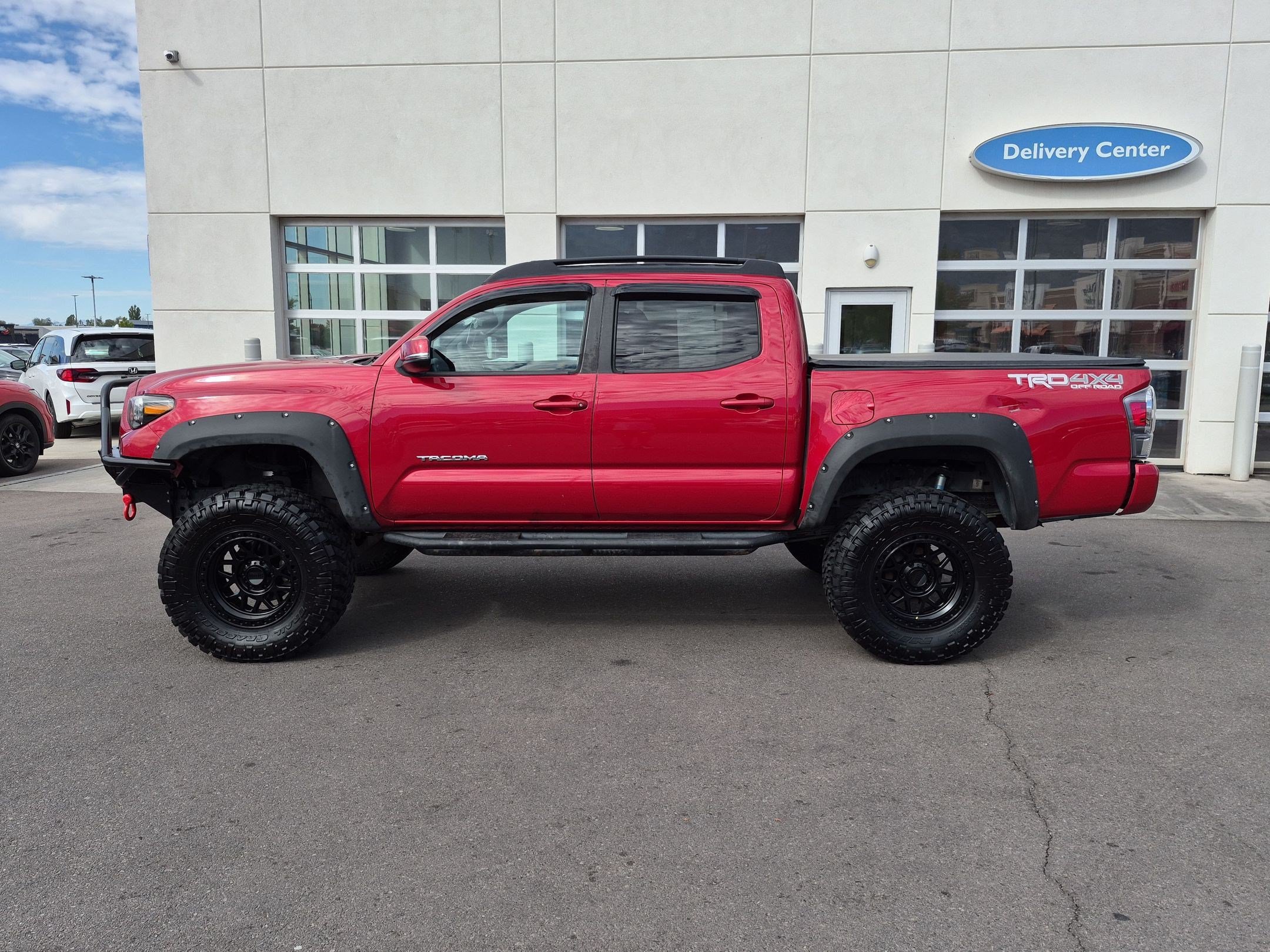 Used 2020 Toyota Tacoma TRD Off-Road w/ Technology Package AWD/4WD image 9