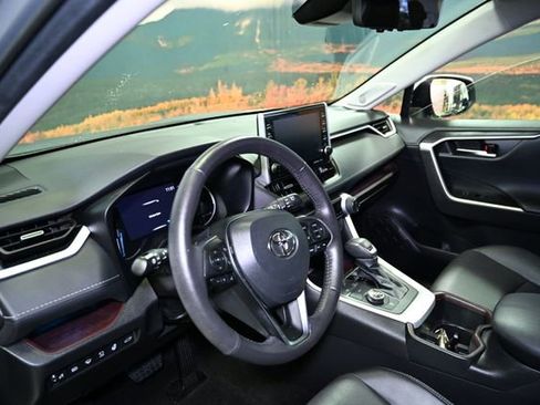 Used 2022 Toyota RAV4 Limited image 20