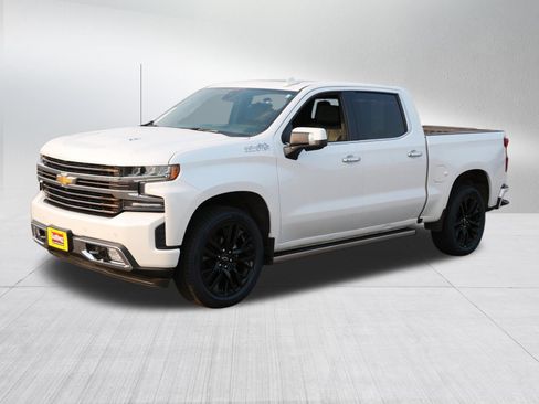 Used 2020 Chevrolet Silverado 1500 High Country w/ Technology Package AWD/4WD image 3