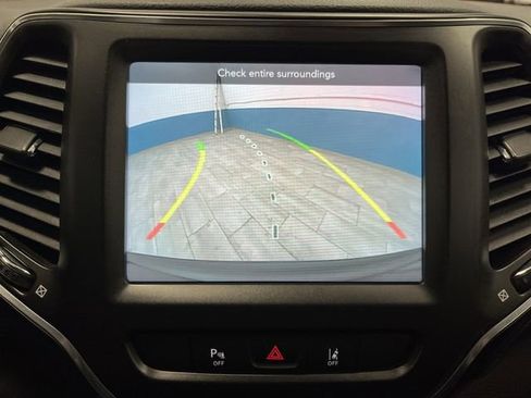 Used 2021 Jeep Cherokee Trailhawk w/ Trailer Tow Group image 9