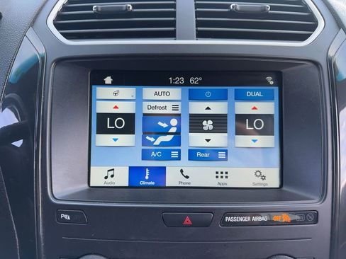 Used 2018 Ford Explorer XLT w/ Equipment Group 202A AWD/4WD image 37