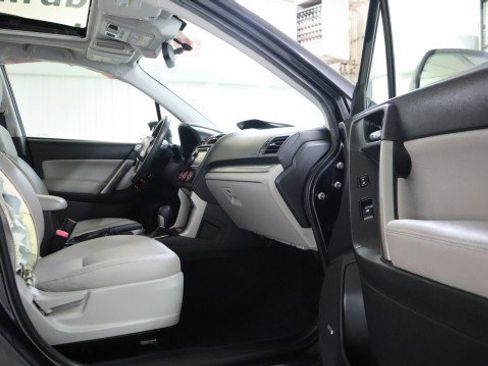 Used 2015 Subaru Forester 2.5i Touring w/ Eyesight & Navigation System image 10