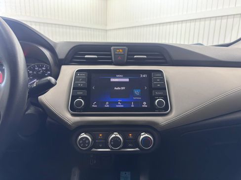 Used 2020 Nissan Versa SV FWD image 18