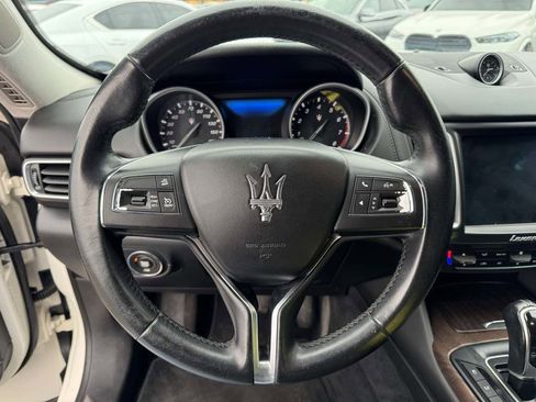 Used 2017 Maserati Levante w/ Luxury Package image 12