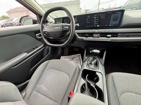 Used 2025 Kia K4 FWD image 18