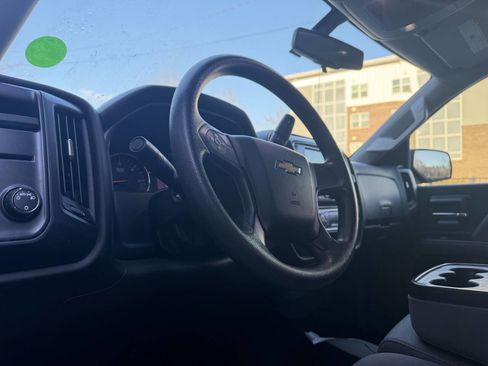 Used 2018 Chevrolet Silverado 1500 Custom w/ Custom Value Package image 12