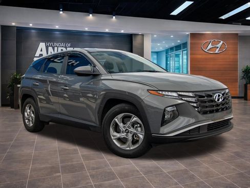 Used 2024 Hyundai Tucson SE FWD image 2