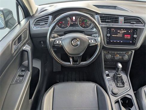 Used 2019 Volkswagen Tiguan SE image 16