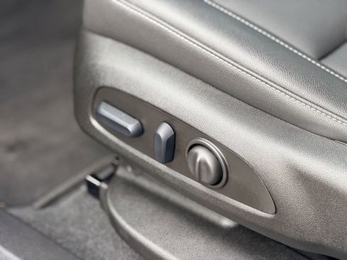 Used 2025 Chevrolet Blazer LT image 7