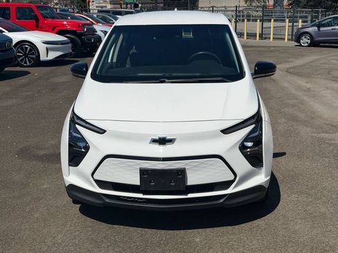 Used 2022 Chevrolet Bolt LT FWD image 2