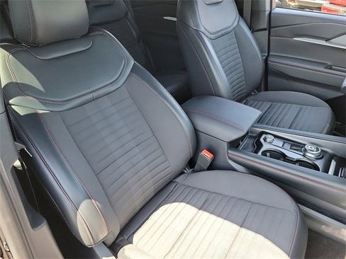 Used 2025 Ford Explorer ST-Line image 15