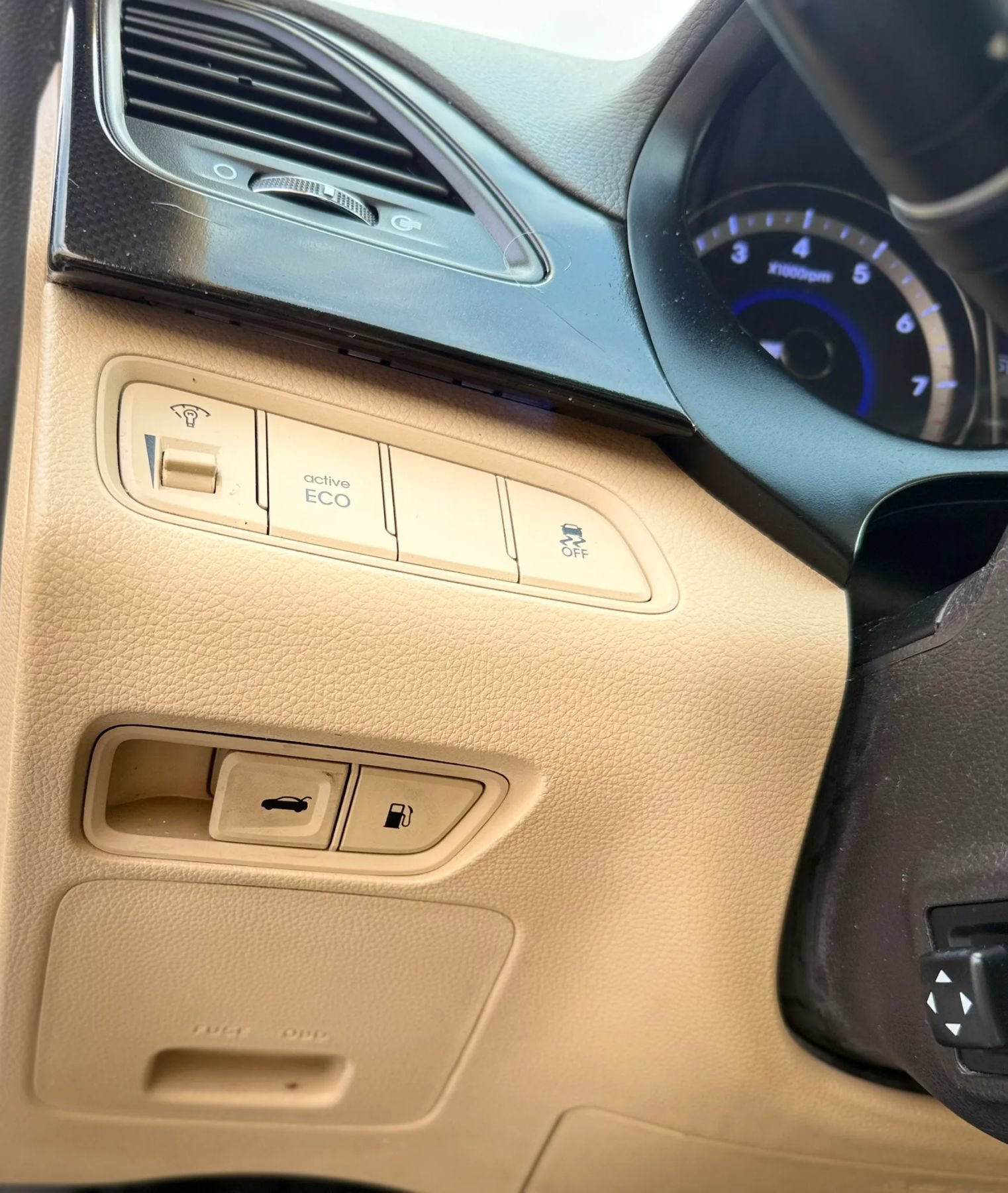 Used 2013 Hyundai Azera w/ Technology Pkg FWD image 24