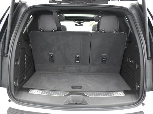 Used 2021 Chevrolet Tahoe RST w/ Luxury Package image 11