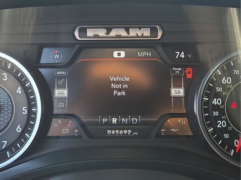 Used 2024 RAM 1500 Laramie AWD/4WD image 15