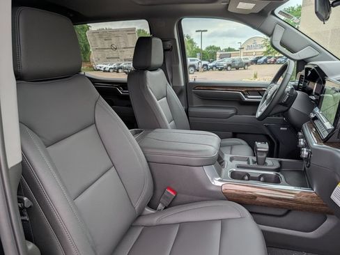 New 2026 GMC Sierra 1500 Elevation w/ Elevation Premium Package AWD/4WD image 29