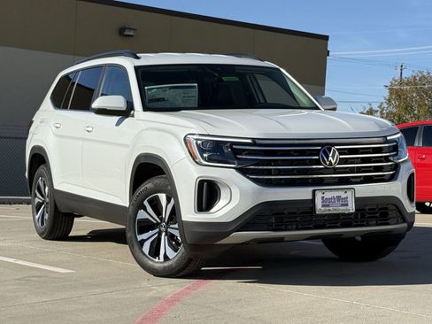 New 2026 Volkswagen Atlas SE image 2