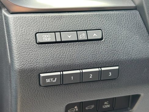 Used 2025 Lexus GX 550 w/ Accessory Package (2T) AWD/4WD image 30