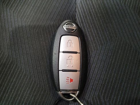 Used 2015 Nissan Rogue SV AWD/4WD image 32