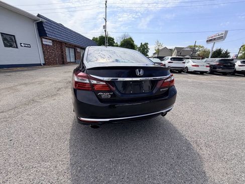 Used 2017 Honda Accord Sport image 46