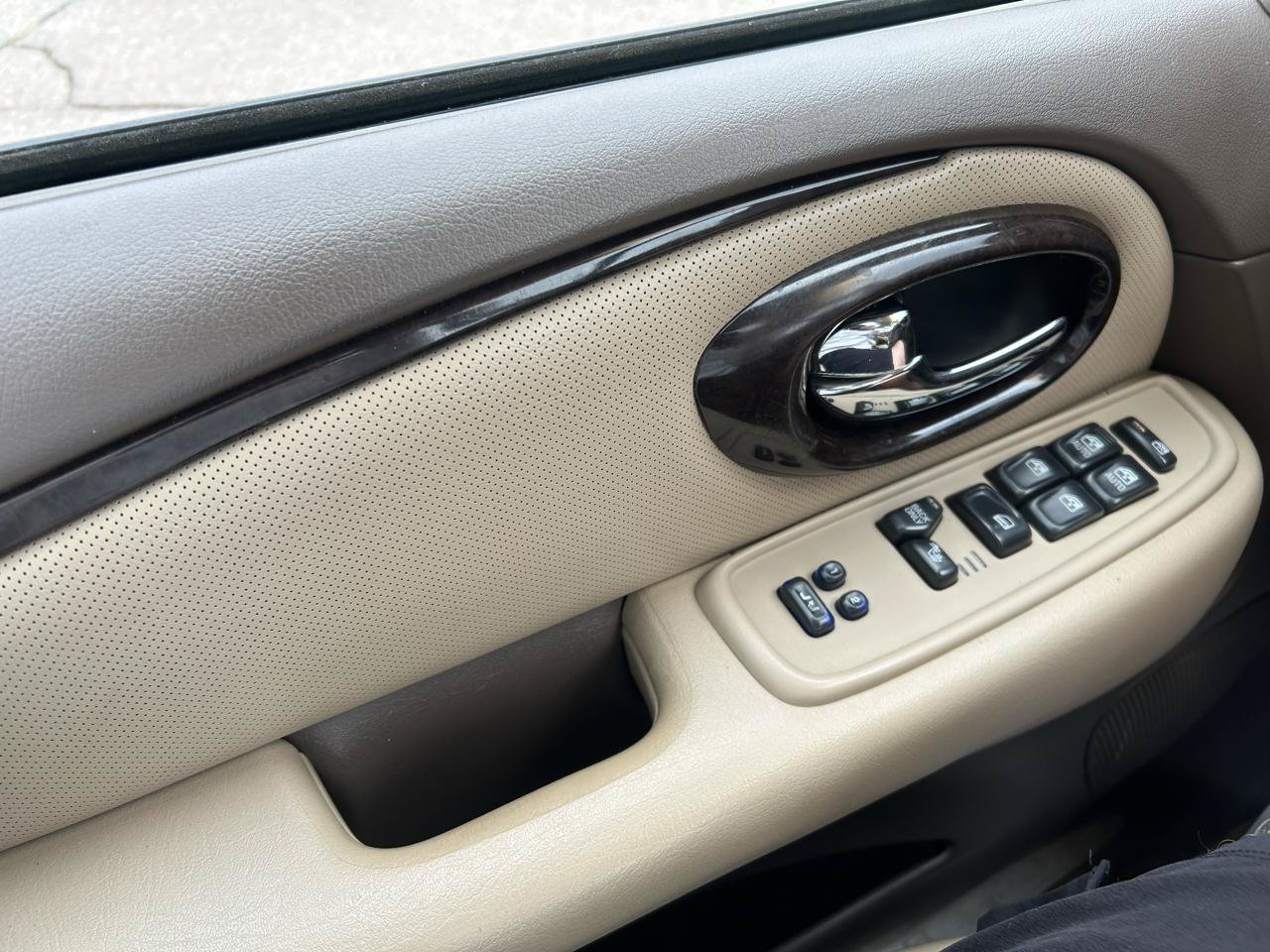 Used 2005 Buick Rainier CXL AWD/4WD image 26