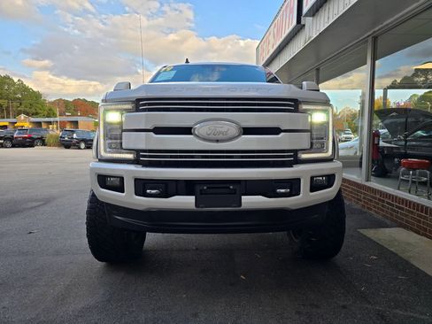 Used 2019 Ford F250 Platinum w/ Platinum Ultimate Package image 3