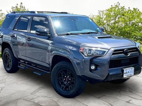 Used 2021 Toyota 4Runner Venture w/ Moonroof Package AWD/4WD image 10