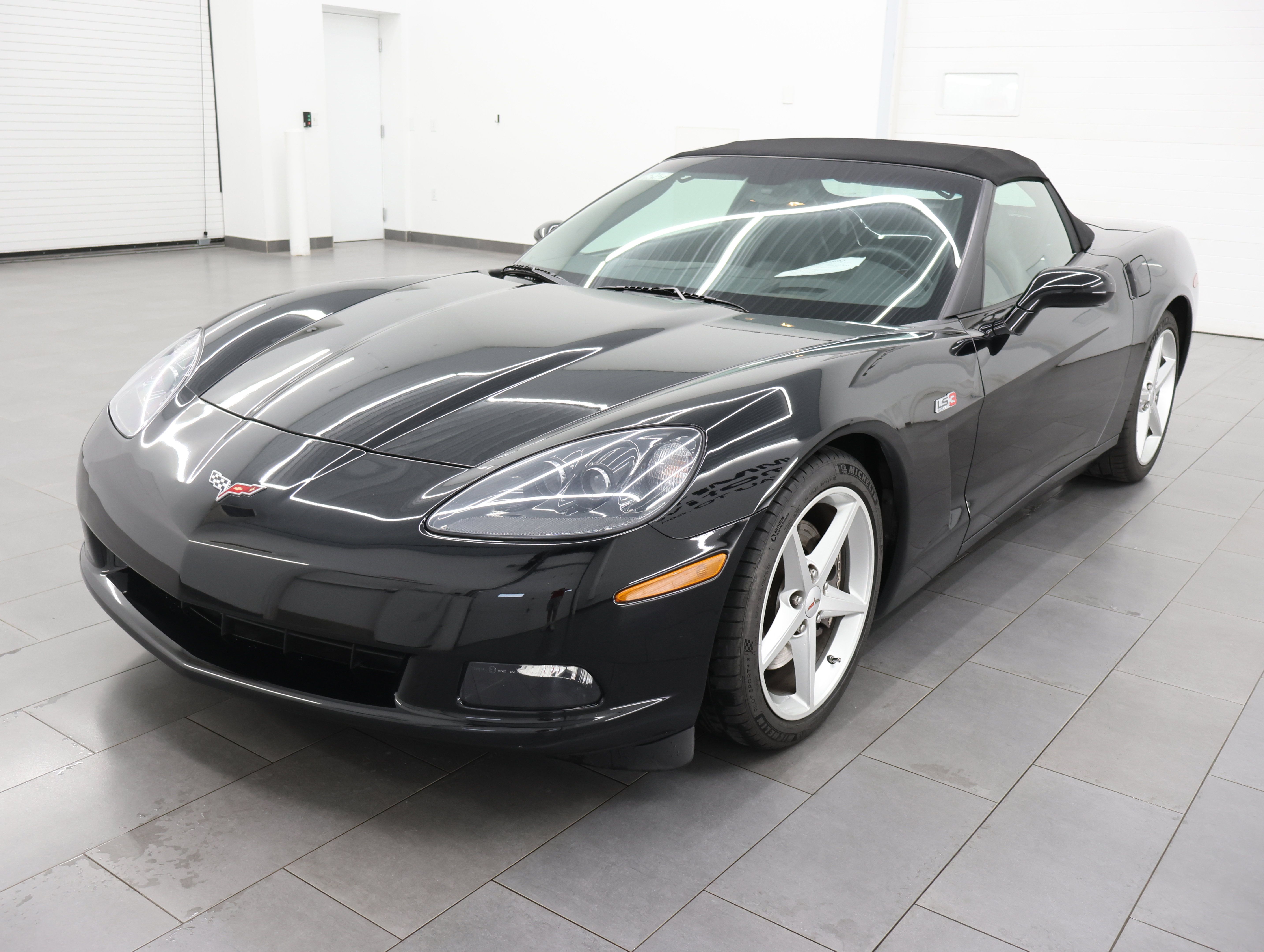 Used 2011 Chevrolet Corvette Convertible w/ Preferred Equipment Group RWD image 7