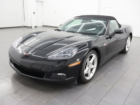 Used 2011 Chevrolet Corvette Convertible w/ Preferred Equipment Group RWD image 7