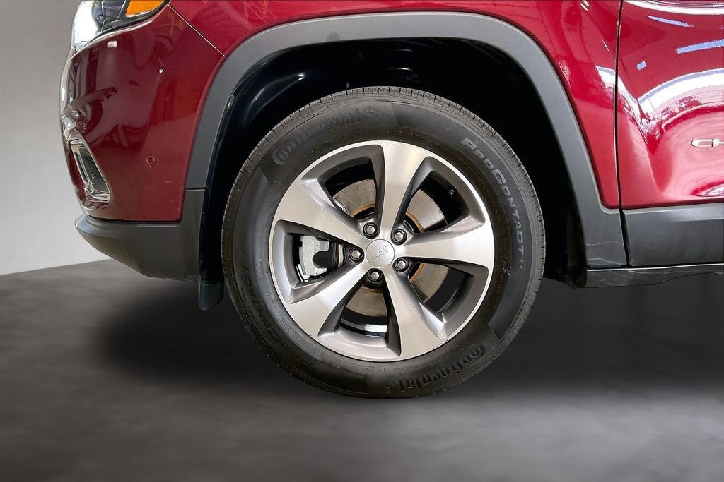 Used 2021 Jeep Cherokee Limited AWD/4WD image 35