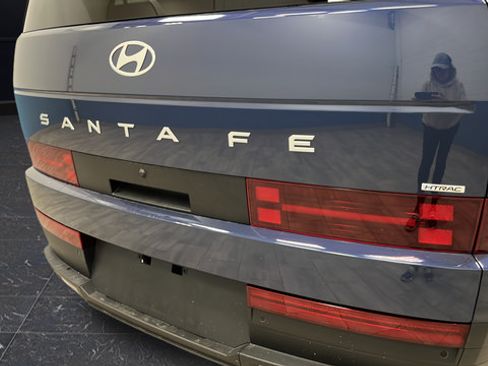 Used 2025 Hyundai Santa Fe SEL AWD/4WD image 37