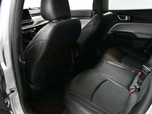 Used 2023 Jeep Compass Limited w/ Sun and Sound Group image 16