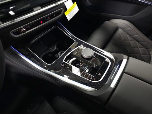 Used 2026 BMW X5 xDrive40i w/ M Sport Package AWD/4WD image 30