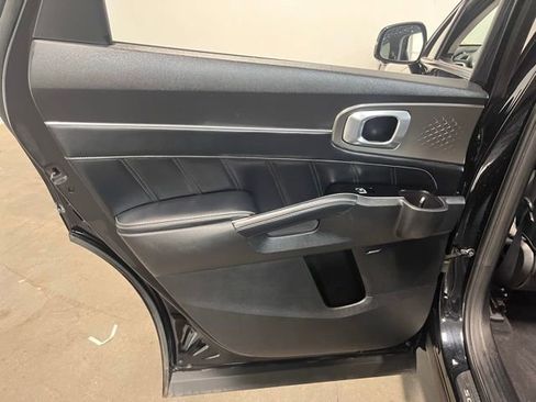 Used 2021 Kia Sorento SX image 19