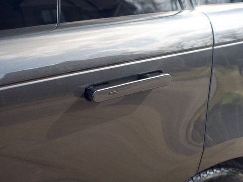 Used 2023 Land Rover Range Rover SE image 16