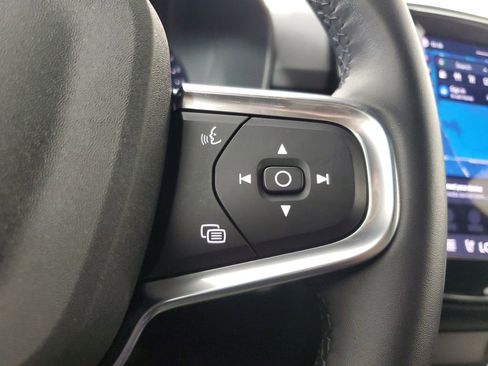 Certified 2025 Volvo XC40 B5 Plus image 28