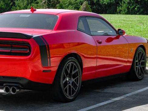 Used 2016 Dodge Challenger R/T Scat Pack RWD image 13