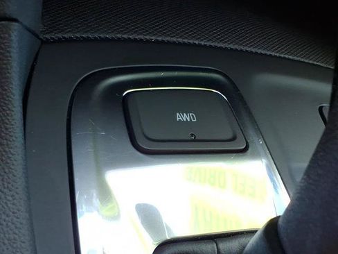 Used 2024 Chevrolet Equinox LT AWD/4WD image 25